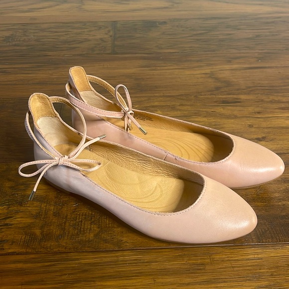 Born Shoes - Born Kharen Ankle Tie Ballet Leather Flats Women's Shoes Size 6